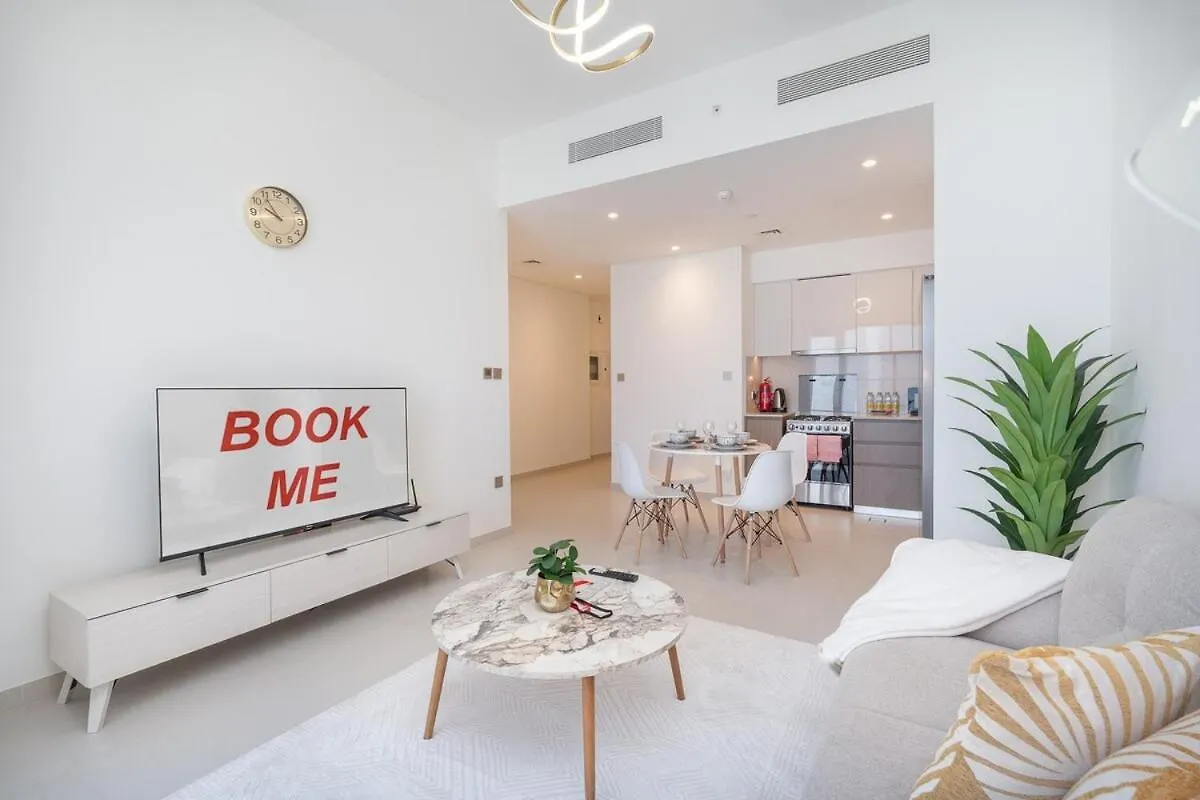 Daire Posh 2-Bedroom Flat In The Heart Of Downtown, Dubai!