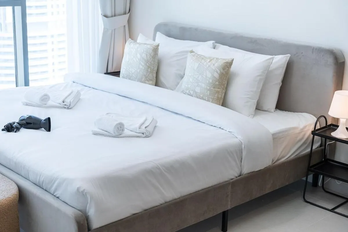 Posh 2-Bedroom Flat In The Heart Of Downtown, Dubai! 0*, Dubai Birleşik Arap Emirlikleri
