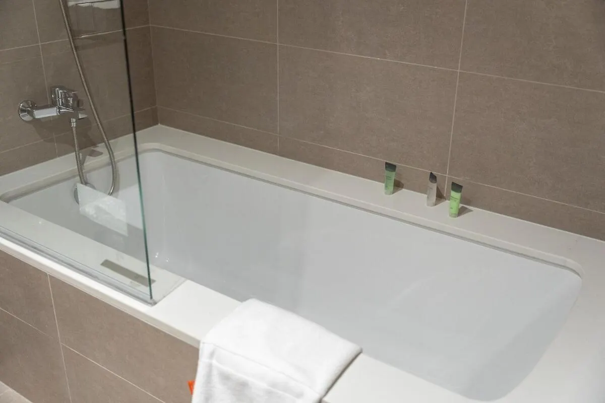 Posh 2-Bedroom Flat In The Heart Of Downtown, Dubai! Daire