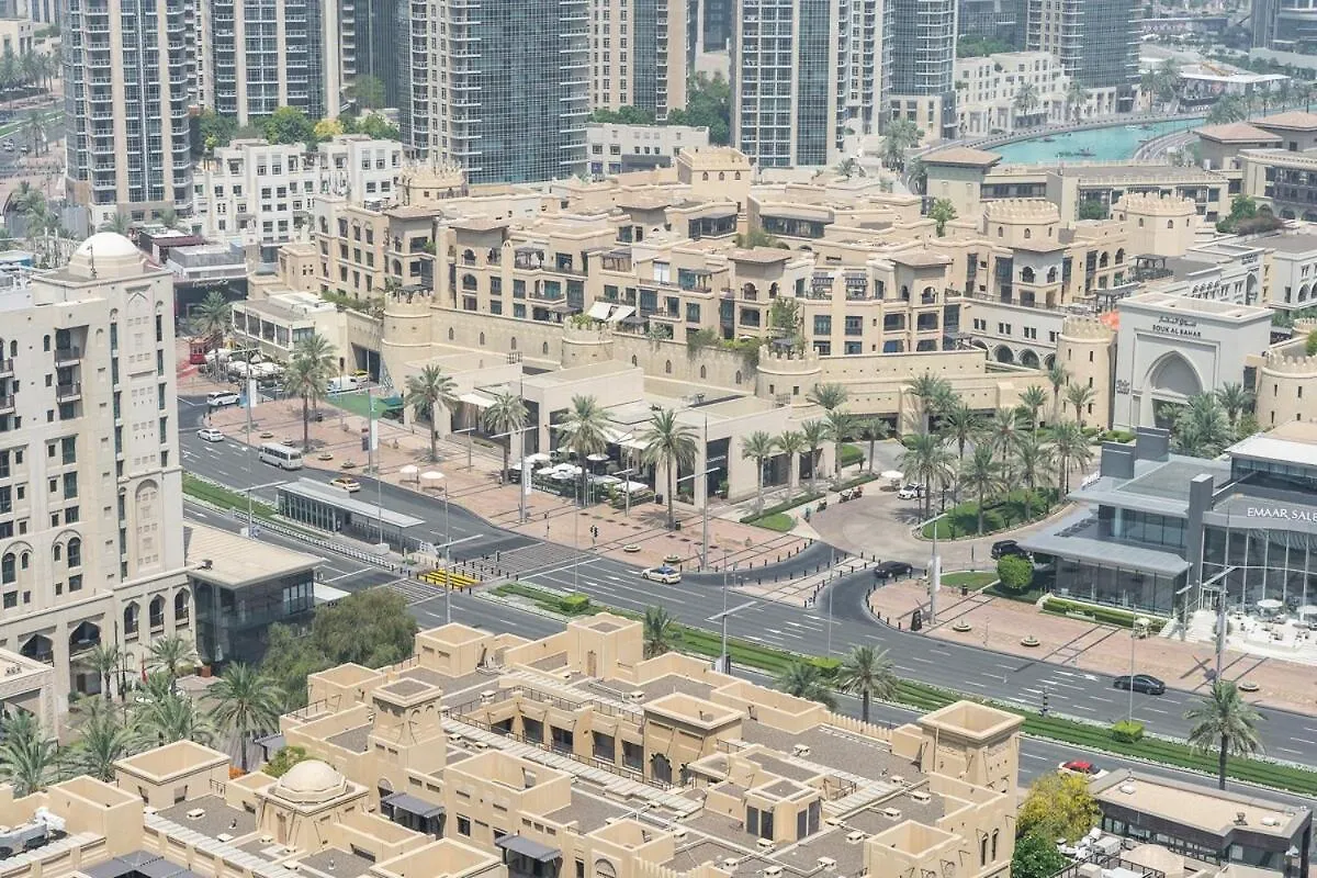 Daire Posh 2-Bedroom Flat In The Heart Of Downtown, Dubai!