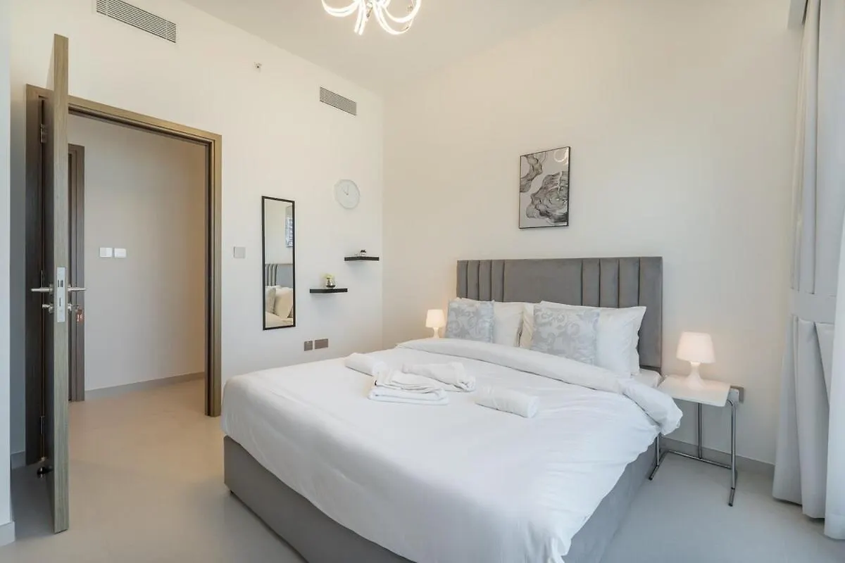 Posh 2-Bedroom Flat In The Heart Of Downtown, Dubai! Daire
