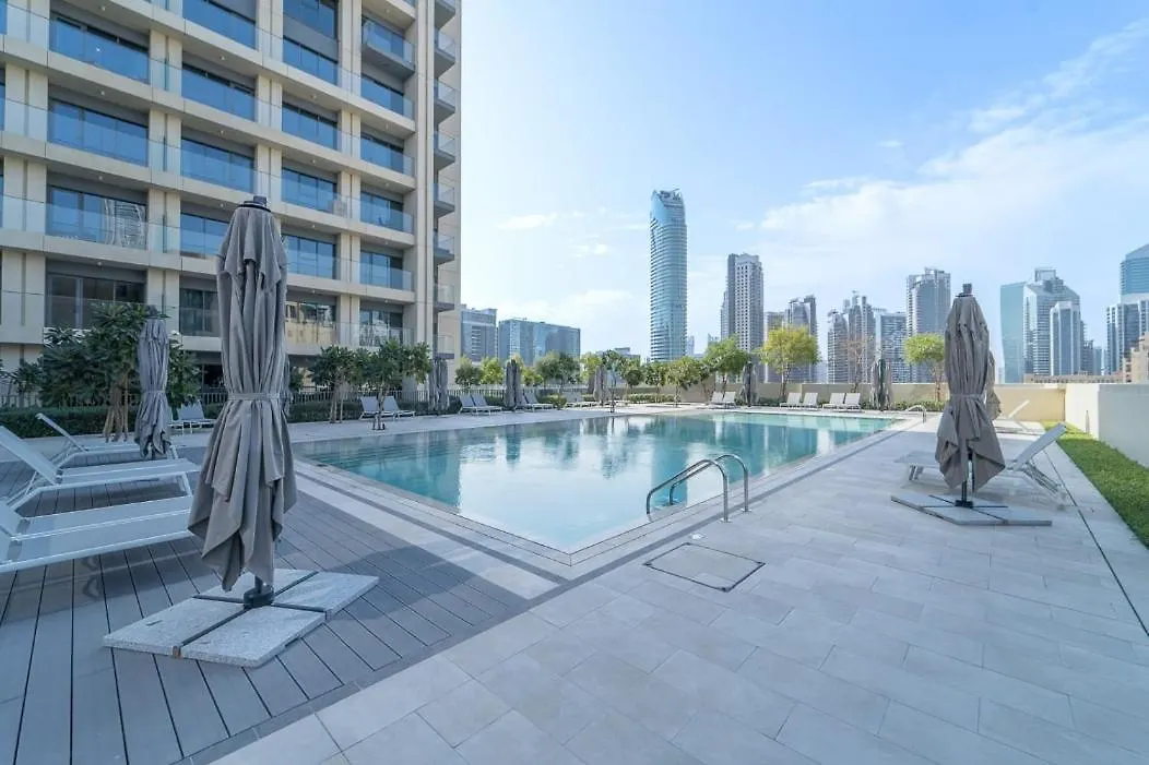Daire Posh 2-Bedroom Flat In The Heart Of Downtown, Dubai!