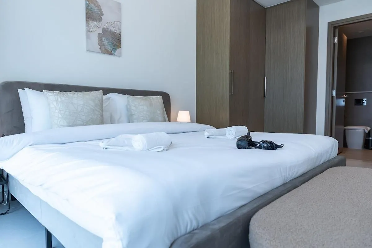 Posh 2-Bedroom Flat In The Heart Of Downtown, Dubai! United Arab Emirates