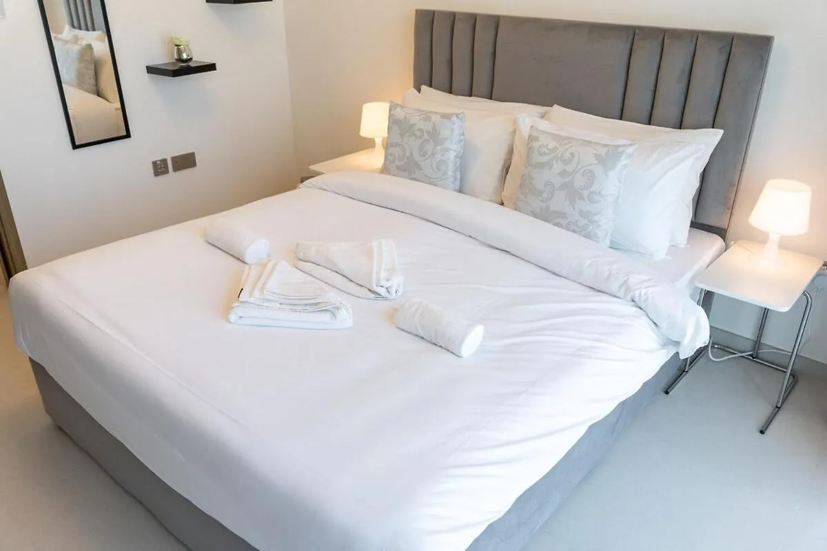 Posh 2-Bedroom Flat In The Heart Of Downtown, Dubai! Apartment Dubai
